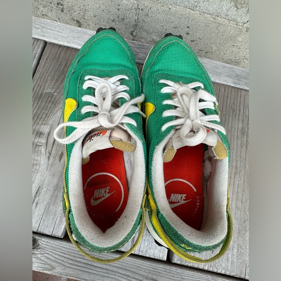 Nike Waffle Debut Vintage Stadium Green Yellow Shoes DX2931-300 Women's Size 7 - Picture 6 of 9